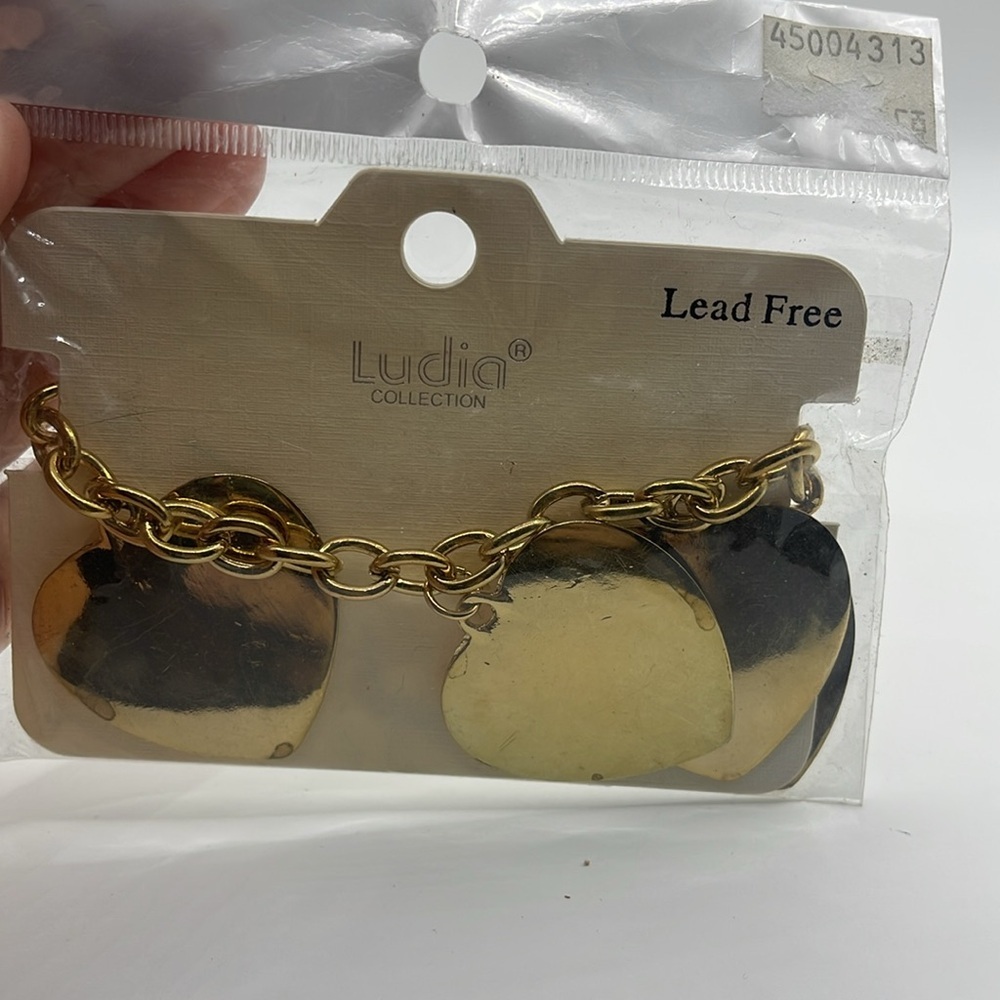 Vintage Nwt DeadStock heart gold tone bracelet - Picture 2 of 3